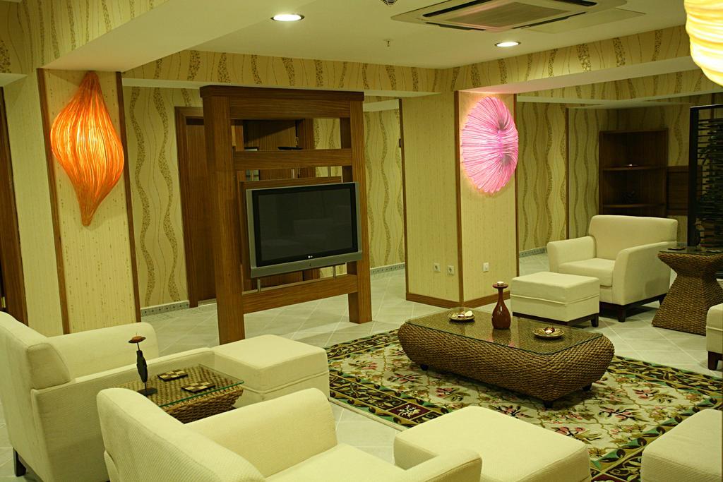 Latanya Palm & Spa Airport Antalya Exteriör bild